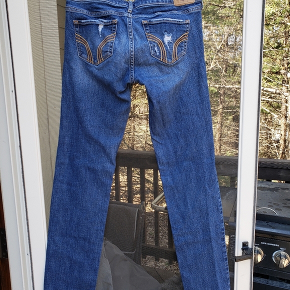 Hollister distressed womena jeans - Picture 2 of 3